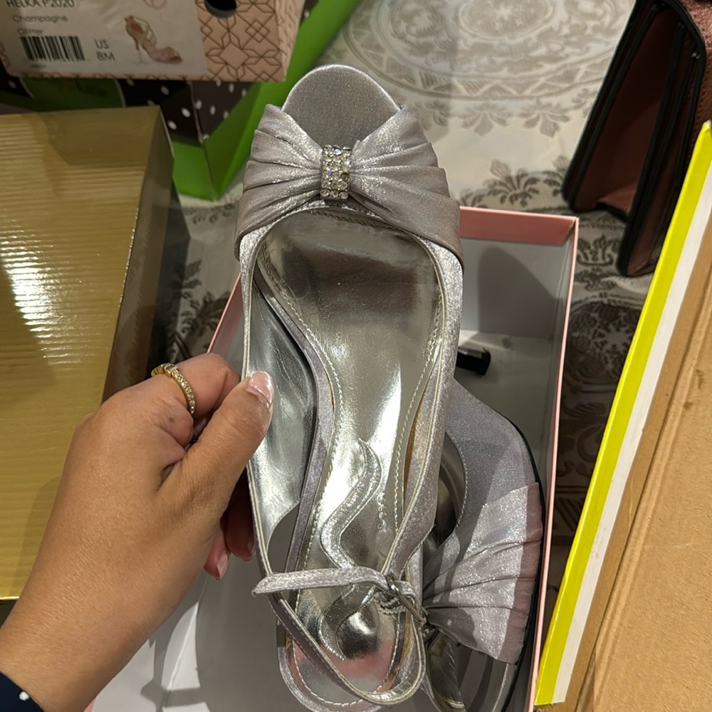 Silver grey heels size.